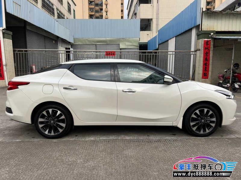 22年日产蓝鸟轿车抵押车出售