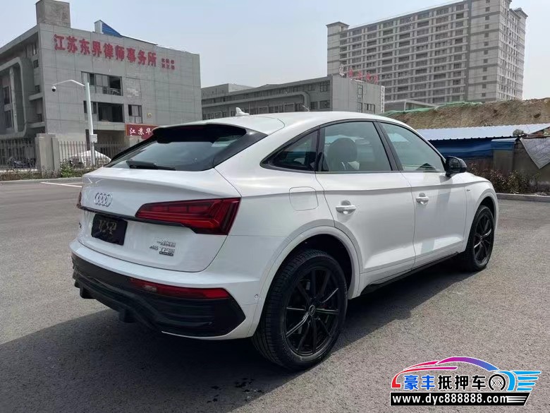 22年奥迪Q5轿车抵押车出售