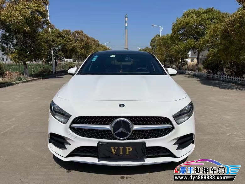 19年奔驰A轿车抵押车出售