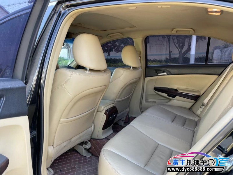 12年本田雅阁轿车抵押车出售