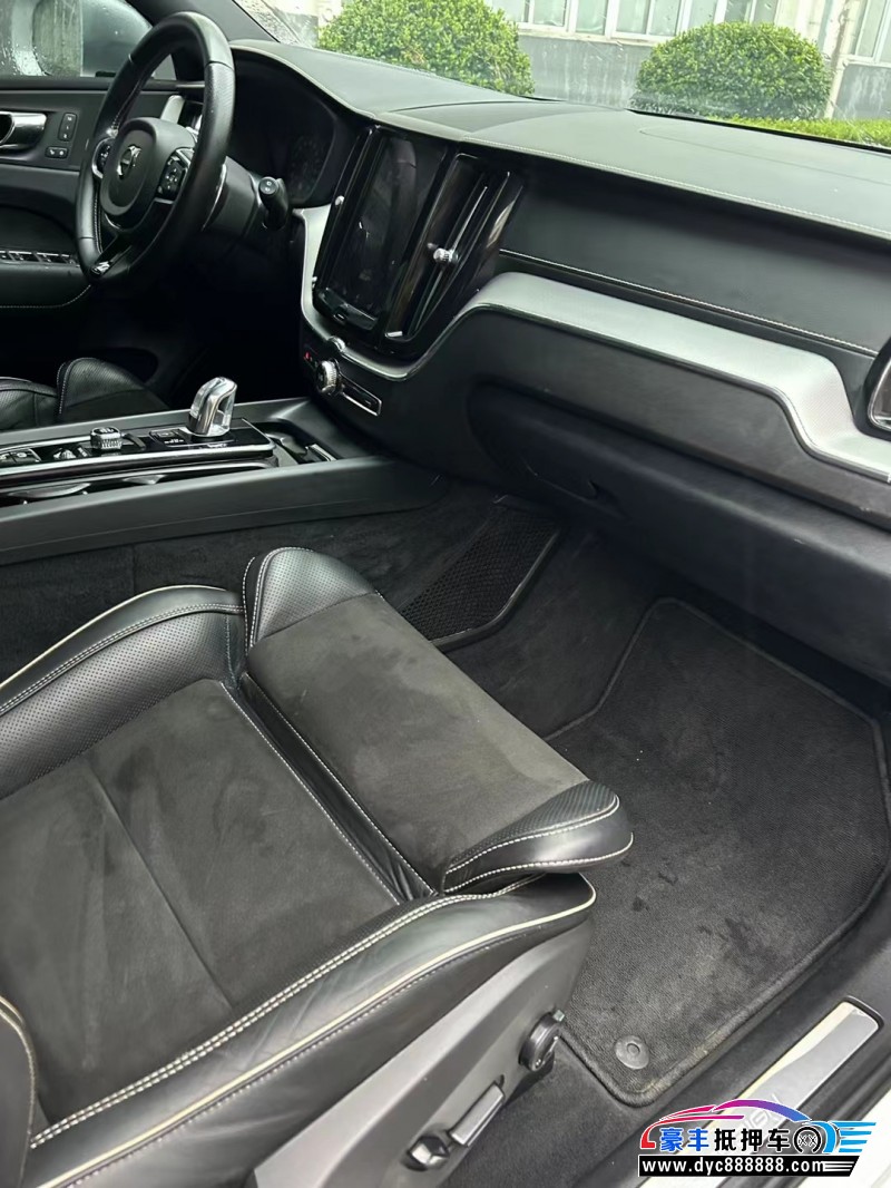 19年沃尔沃XC60轿车抵押车出售