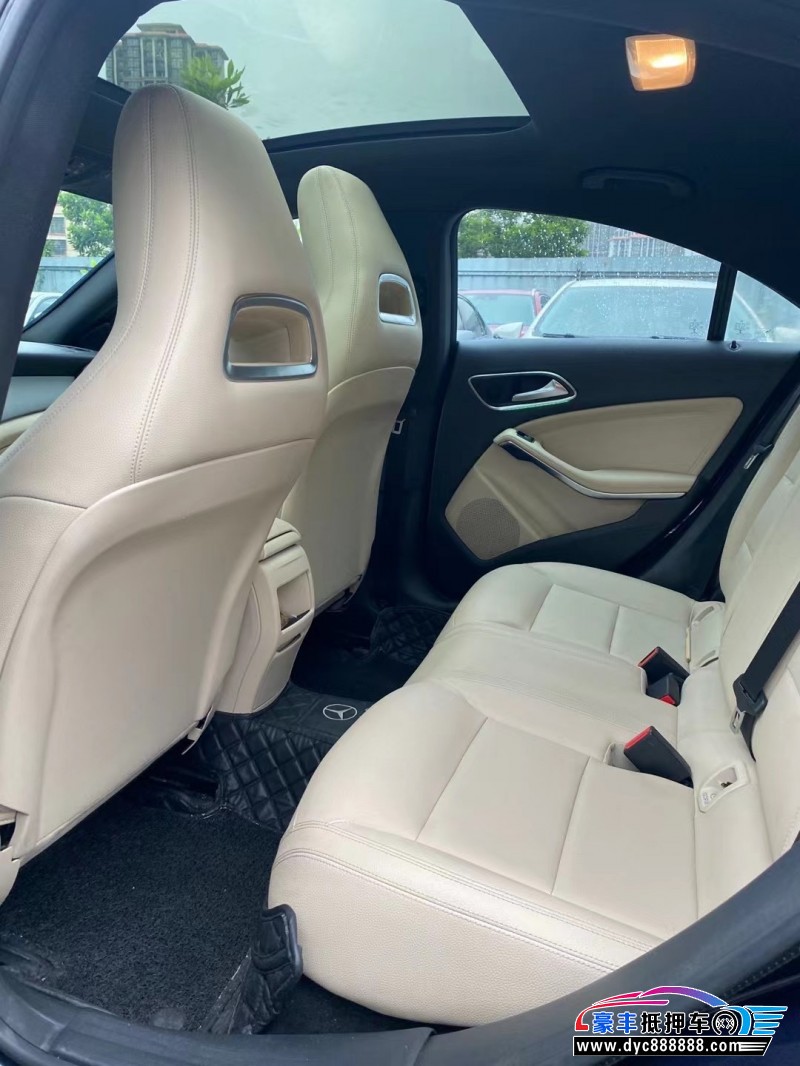 17年奔驰CLA轿车抵押车出售