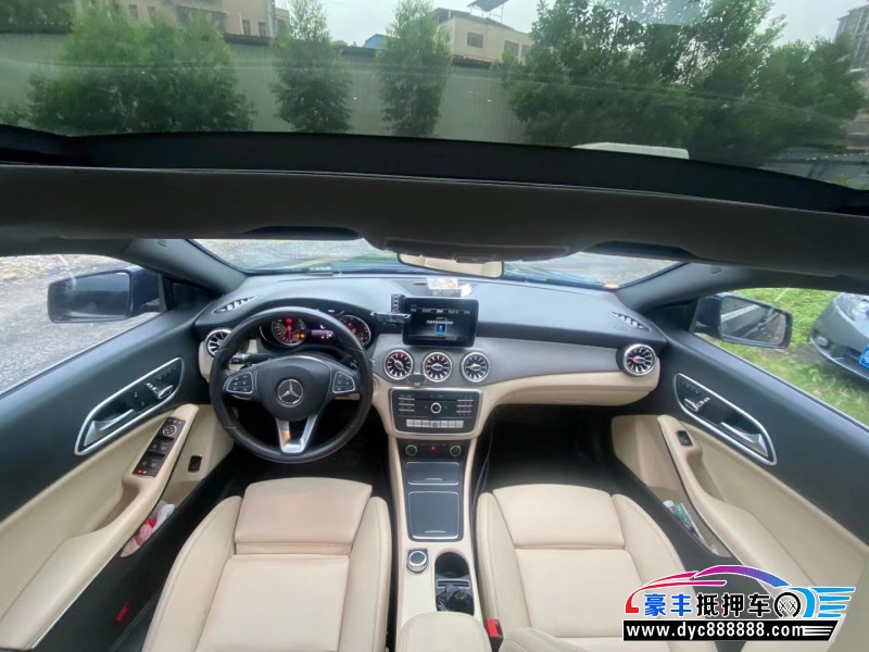 17年奔驰CLA轿车抵押车出售