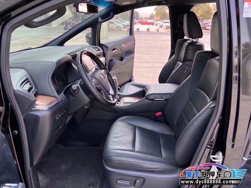 18年丰田埃尔法轿车抵押车出售