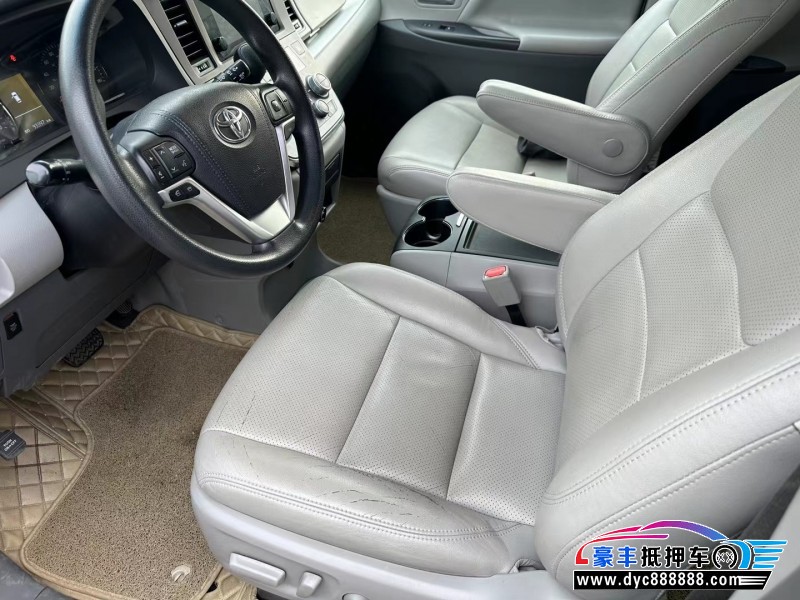 16年丰田塞纳轿车抵押车出售