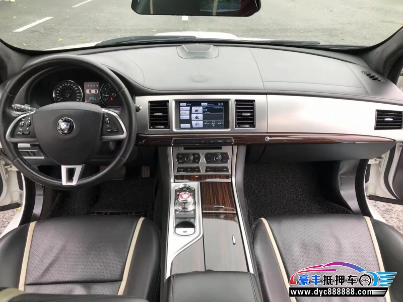 14年捷豹XF轿车抵押车出售