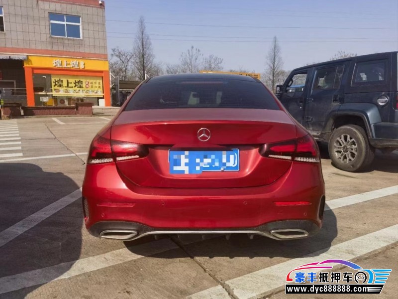 19年奔驰A轿车抵押车出售