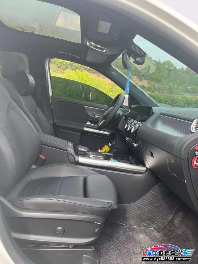 21年奔驰GLA轿车抵押车出售