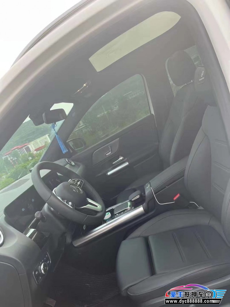 21年奔驰GLA轿车抵押车出售