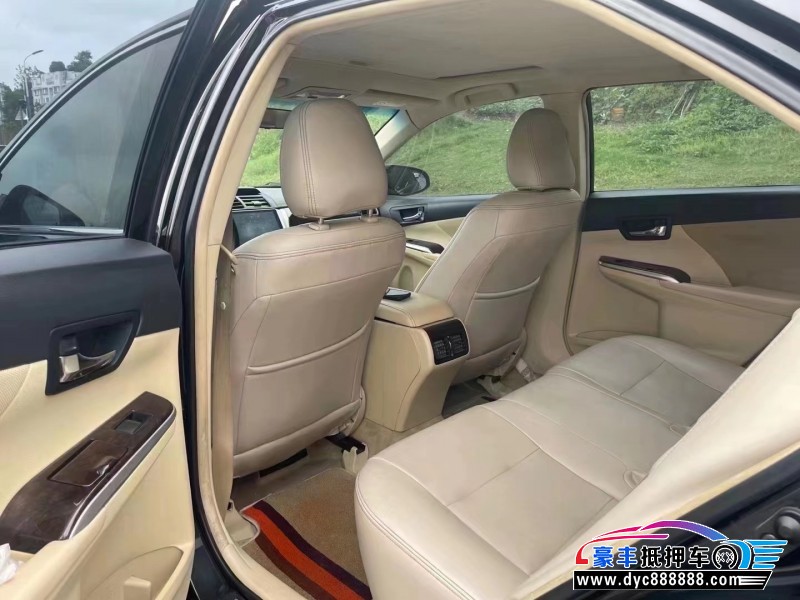 17年丰田凯美瑞轿车抵押车出售