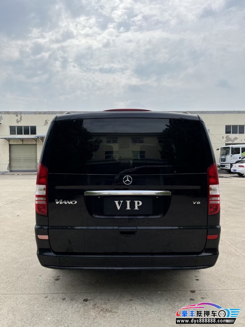 13年奔驰唯雅诺SUV抵押车出售