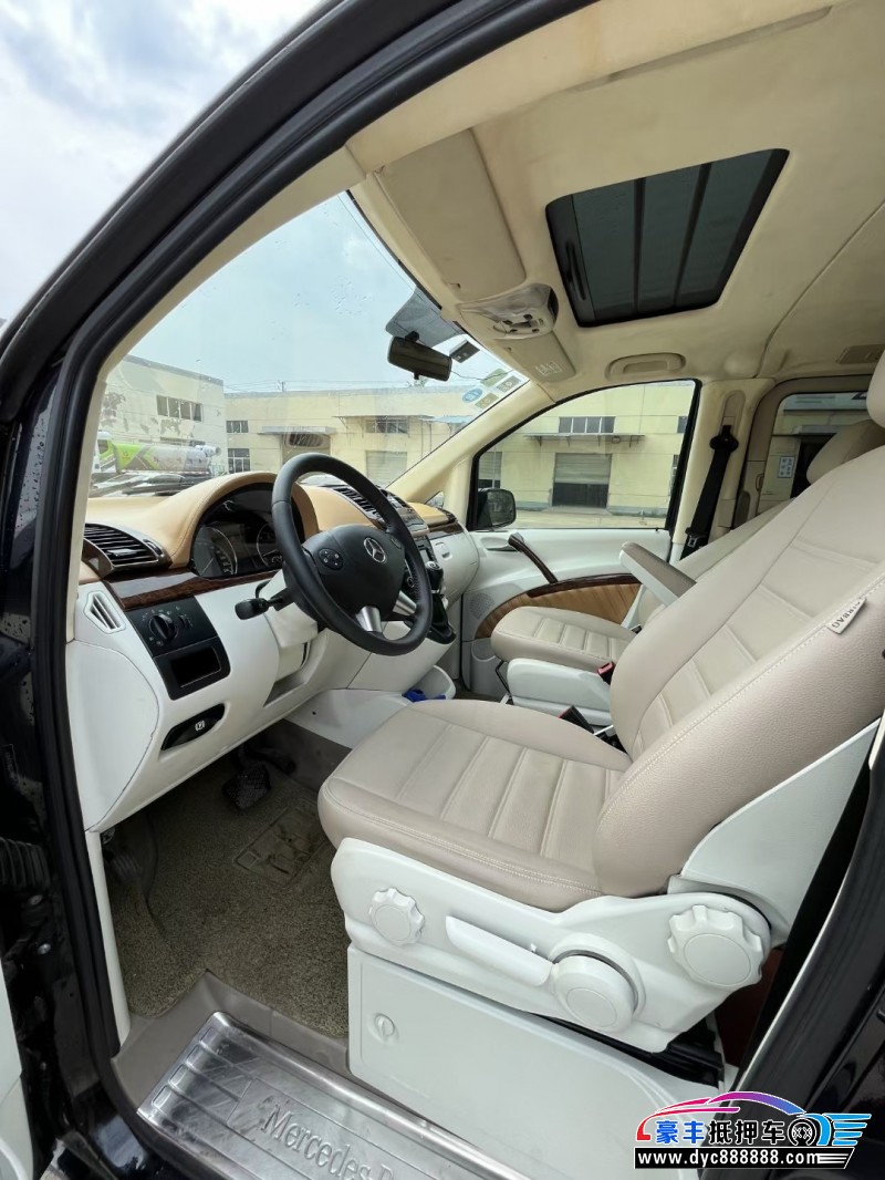 13年奔驰唯雅诺SUV抵押车出售