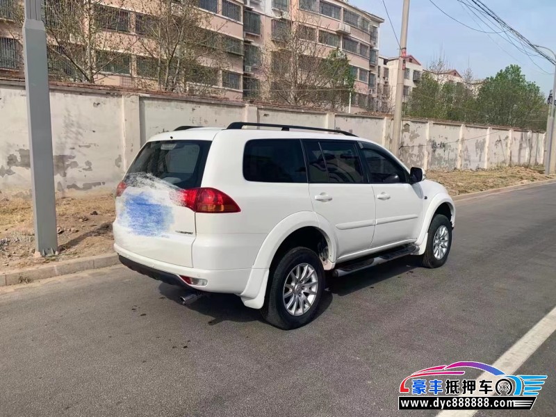 14年三菱帕杰罗轿车抵押车出售