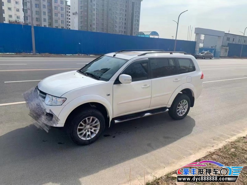 14年三菱帕杰罗轿车抵押车出售