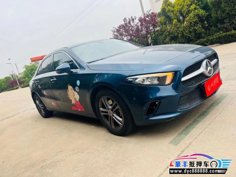 20年奔驰A轿车抵押车出售