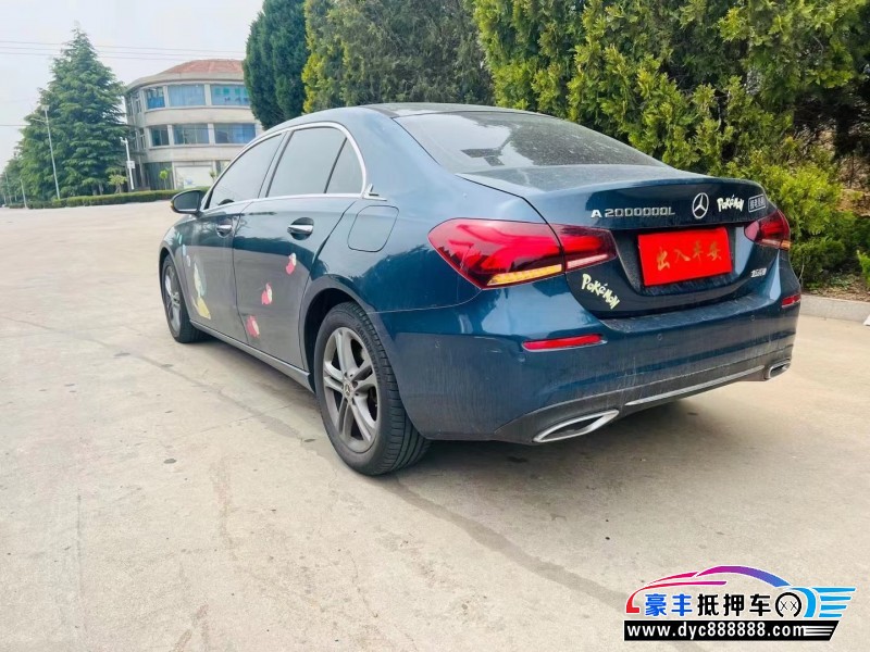 20年奔驰A轿车抵押车出售