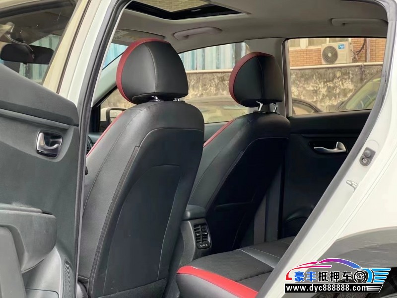 18年起亚KX3轿车抵押车出售