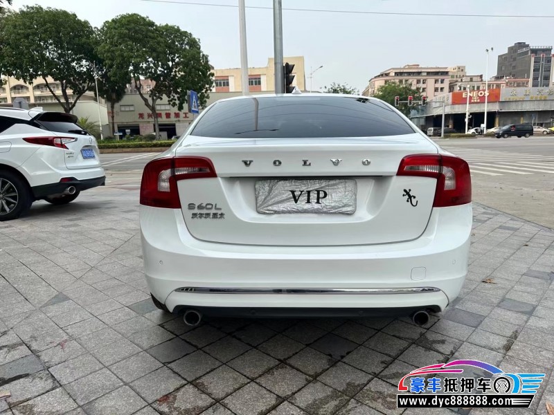 14年沃尔沃S60轿车抵押车出售