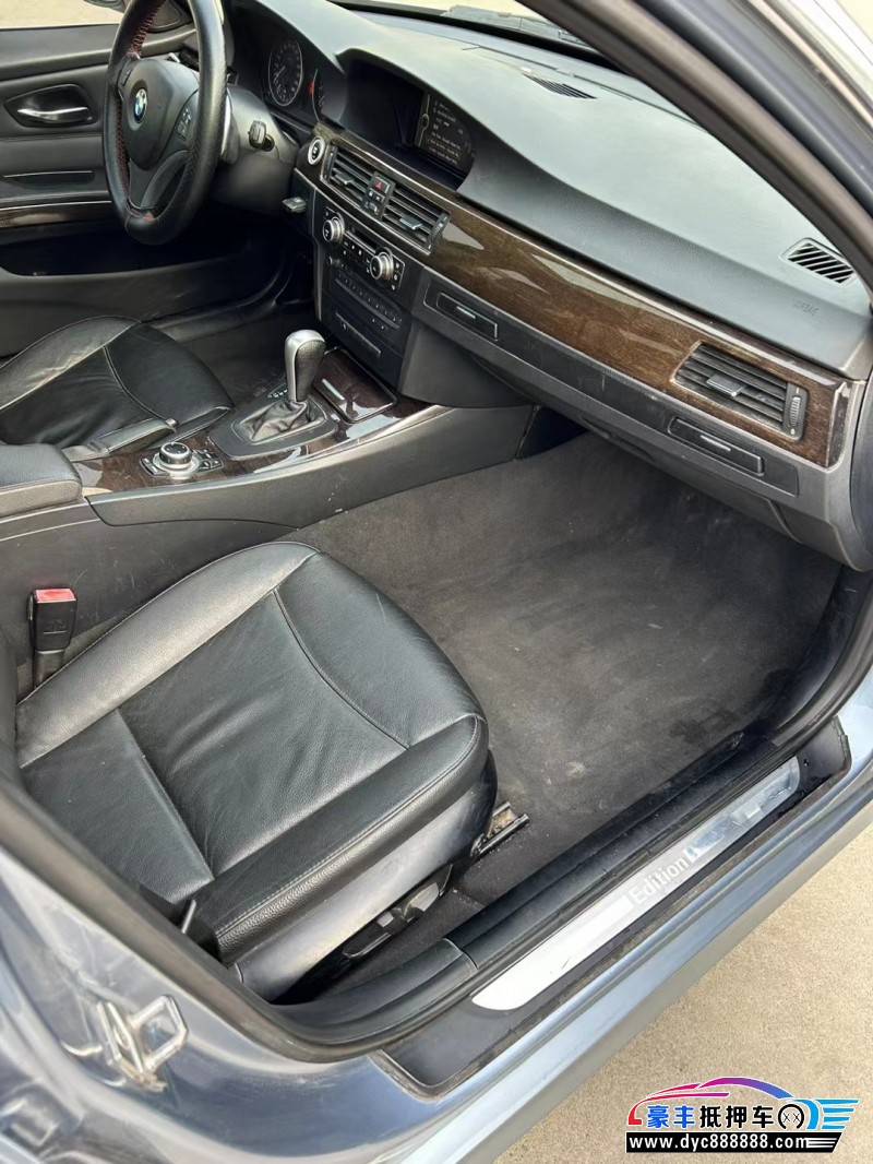 11年宝马3系轿车抵押车出售