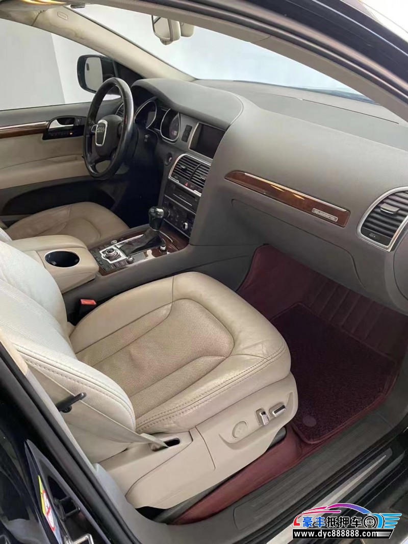 11年奥迪Q7轿车抵押车出售