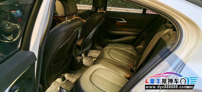 18年宝马1系轿车抵押车出售