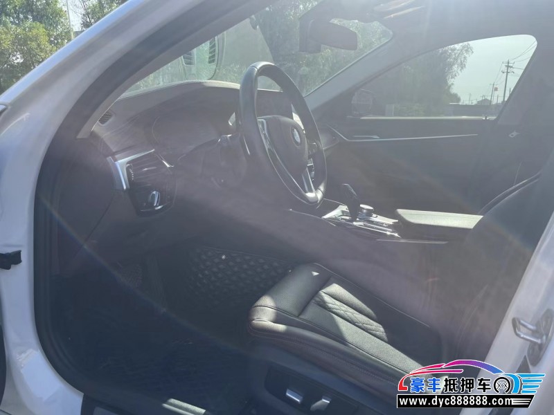 20年宝马5系轿车抵押车出售