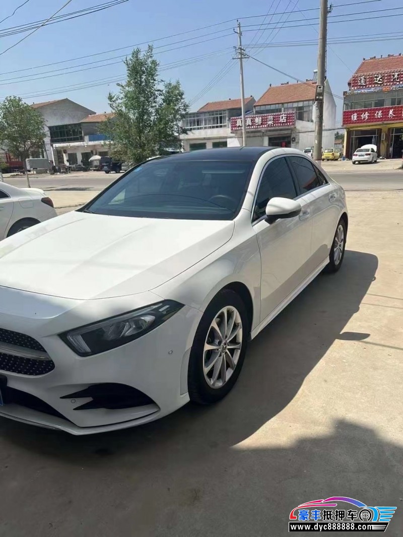 20年奔驰A轿车抵押车出售