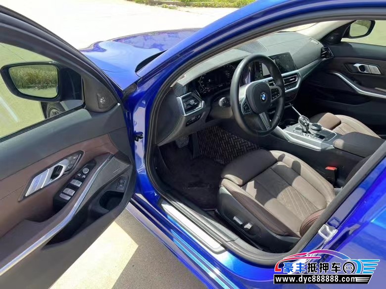 22年宝马3系轿车抵押车出售