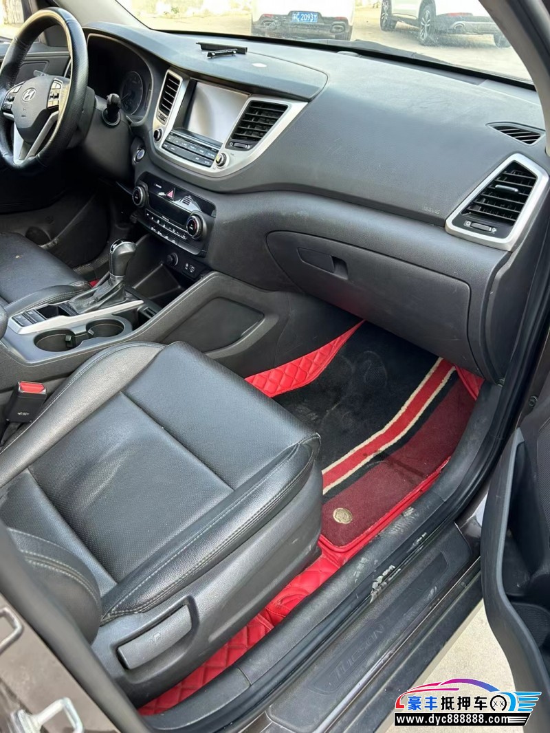 18年现代途胜轿车抵押车出售