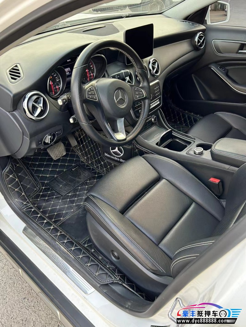 19年奔驰GLA轿车抵押车出售