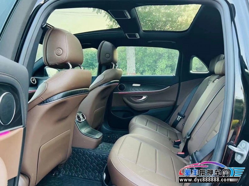 22年奔驰E轿车抵押车出售