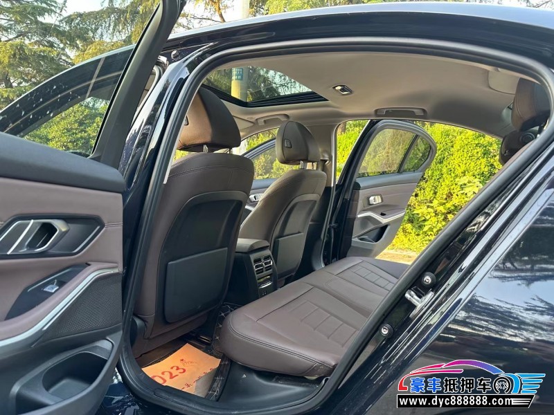 20年宝马3系轿车抵押车出售