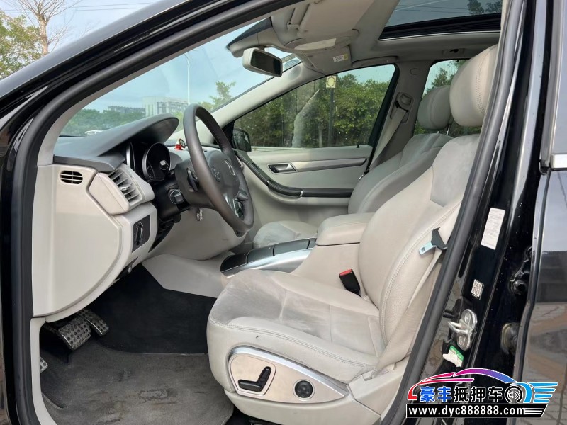 15年奔驰RMPV抵押车出售