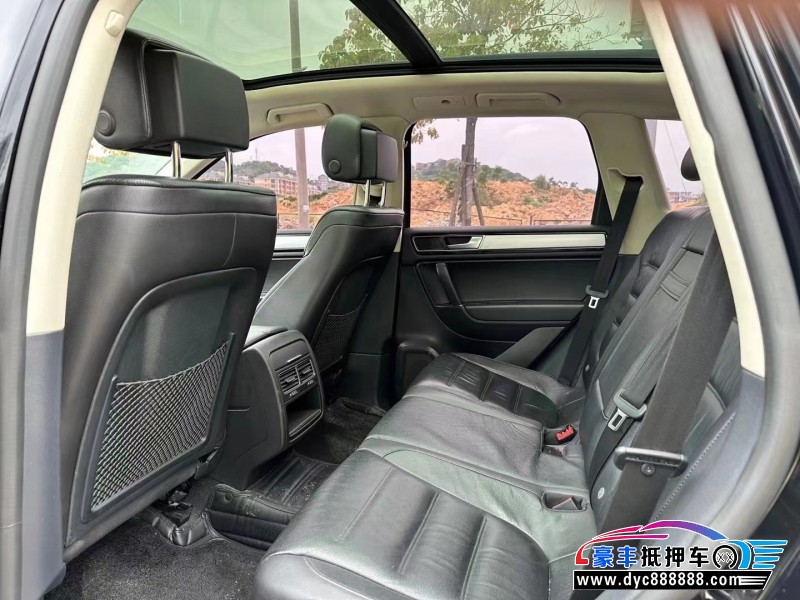 17年大众途锐轿车抵押车出售