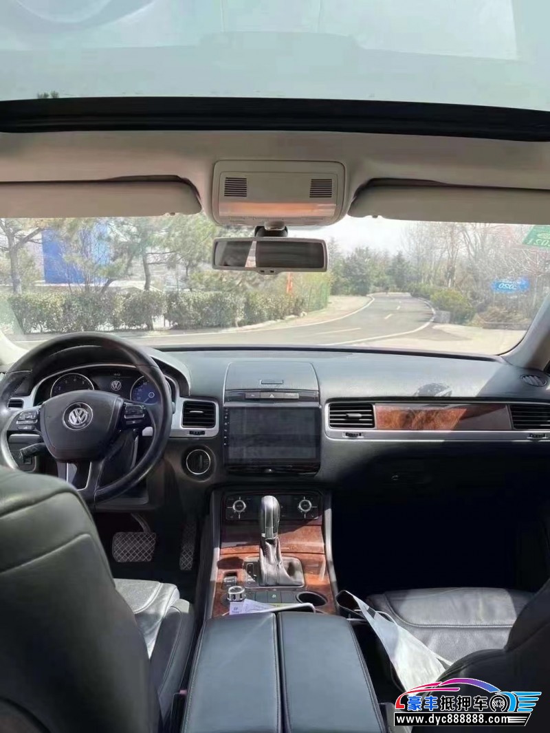 14年大众途锐轿车抵押车出售