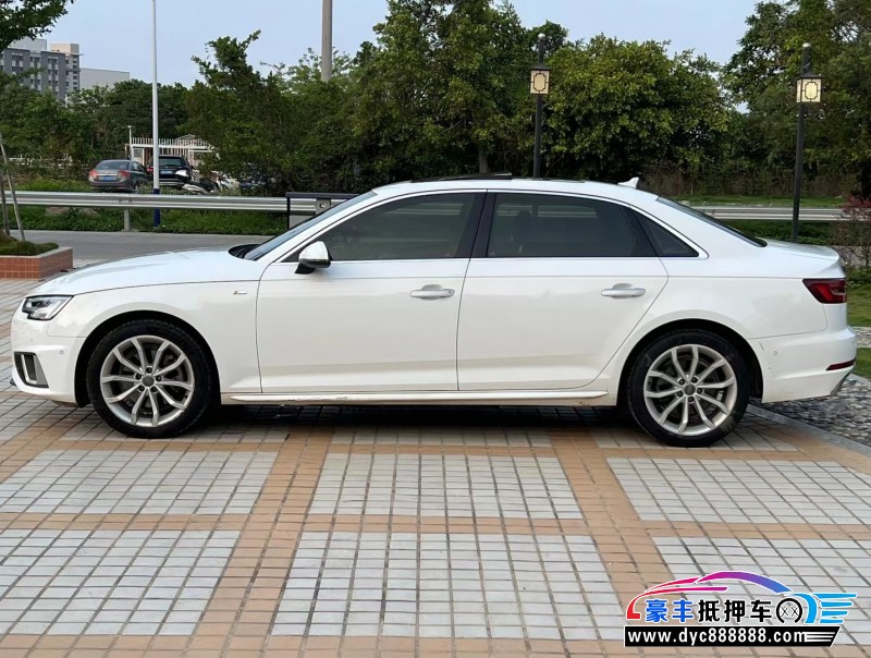 19年奥迪A4轿车抵押车出售