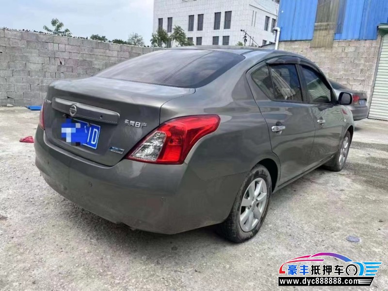 12年日产阳光轿车抵押车出售