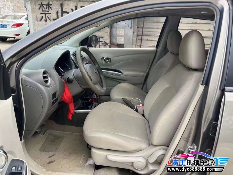 12年日产阳光轿车抵押车出售