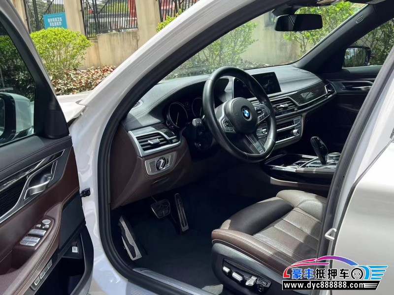 18年宝马7系轿车抵押车出售