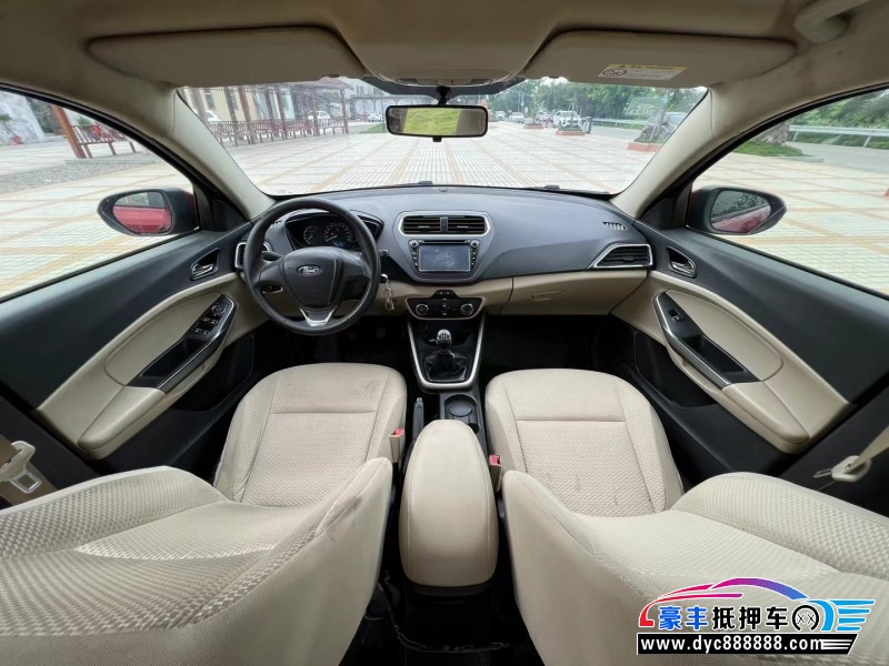 15年福特福克斯轿车抵押车出售