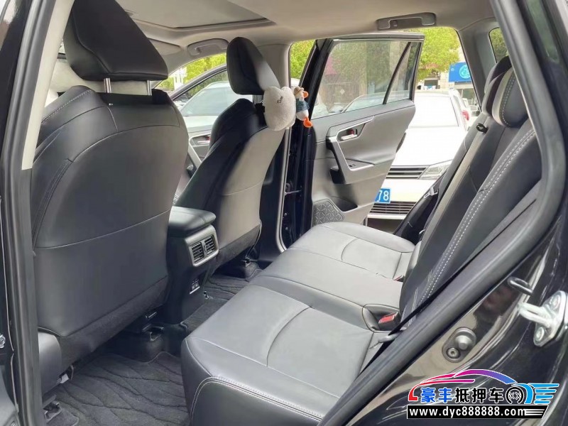 22年丰田威兰达轿车抵押车出售