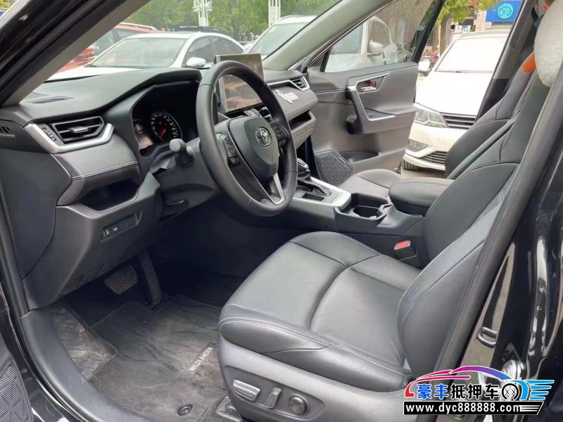 22年丰田威兰达轿车抵押车出售