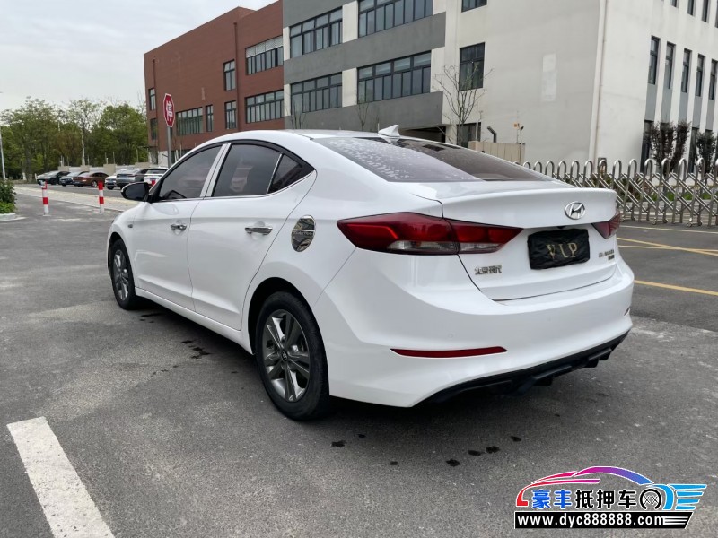 16年现代领动轿车抵押车出售