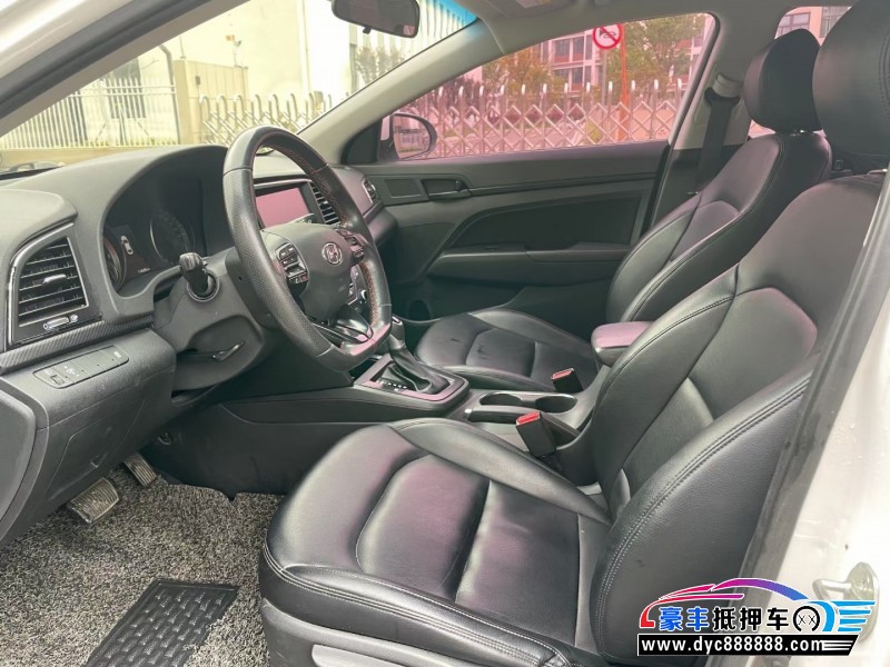 16年现代领动轿车抵押车出售