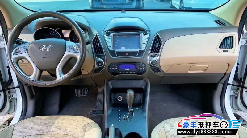 14年现代ix35轿车抵押车出售