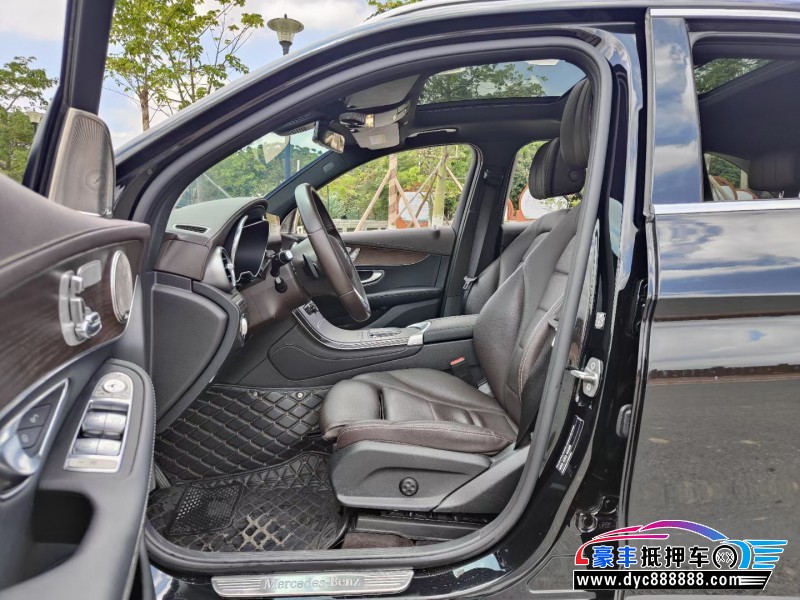 21年奔驰GLC轿车抵押车出售