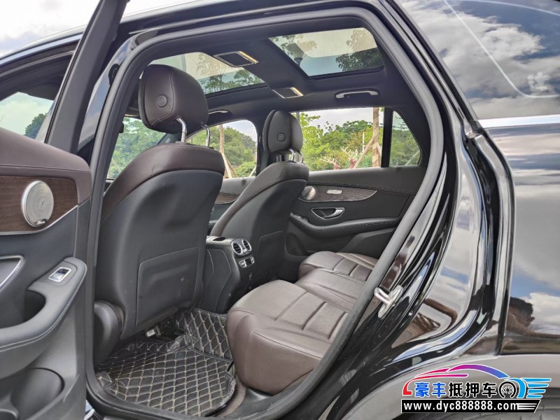 21年奔驰GLC轿车抵押车出售