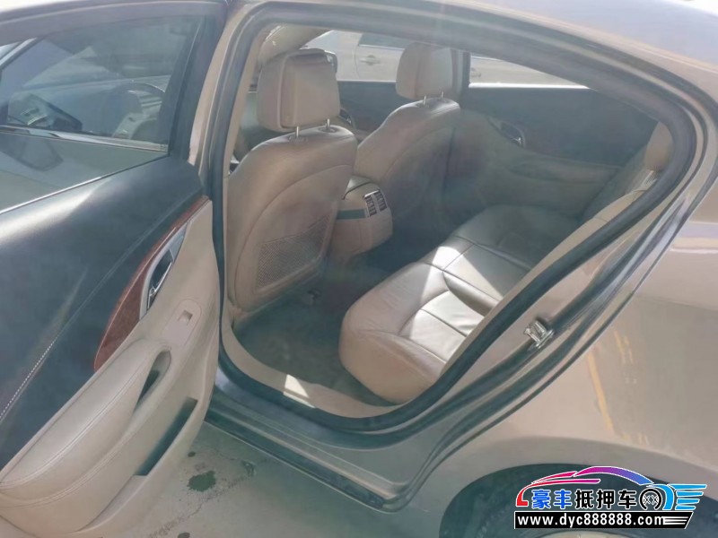 10年别克君越轿车抵押车出售