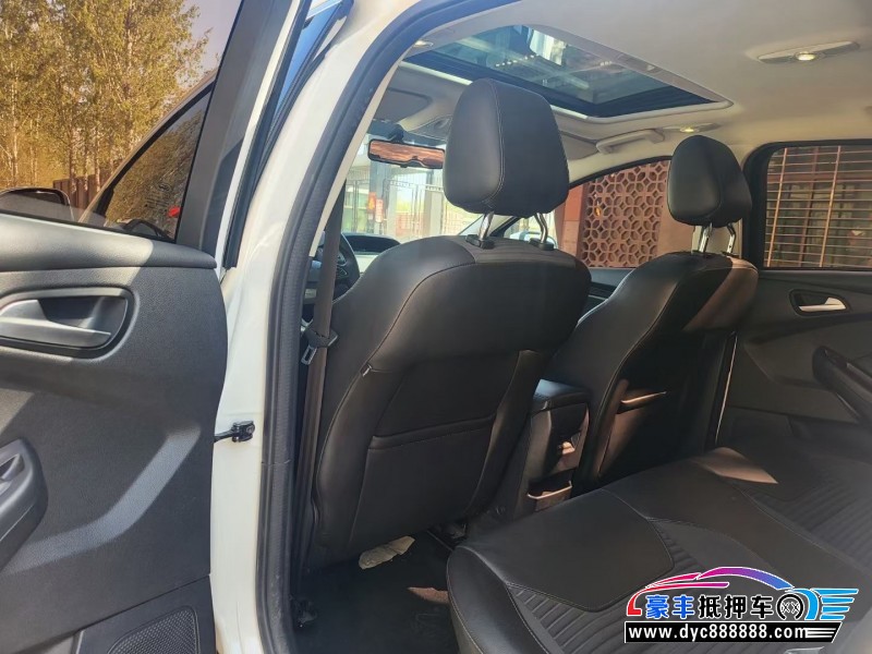 17年福特福克斯轿车抵押车出售