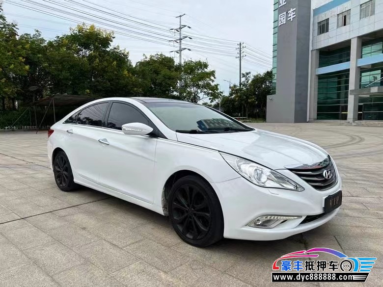 14年现代索纳塔轿车抵押车出售